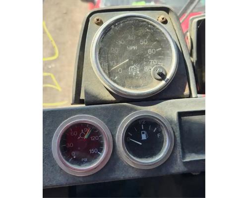  Mack MR688S Instrument Cluster #