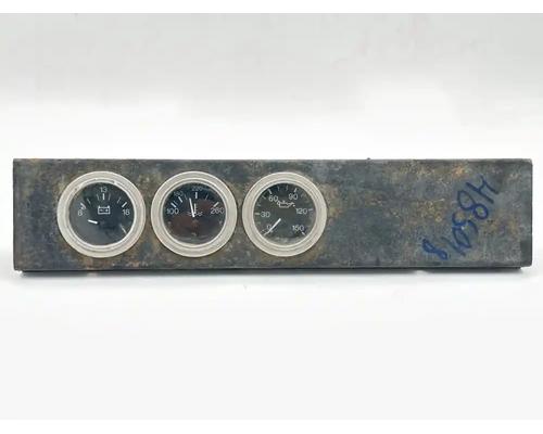  Mack MR688S Instrument Cluster #