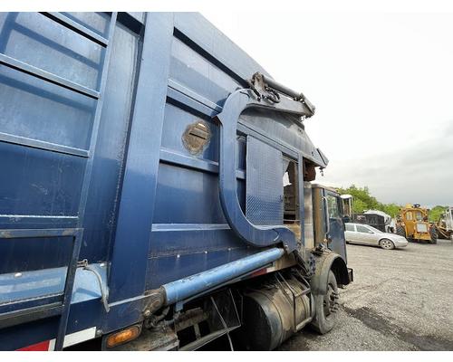 MACK MRU613 Complete Vehicle