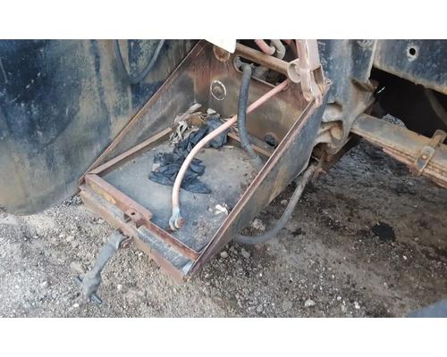 mack-rd685s-battery-box #1432712
