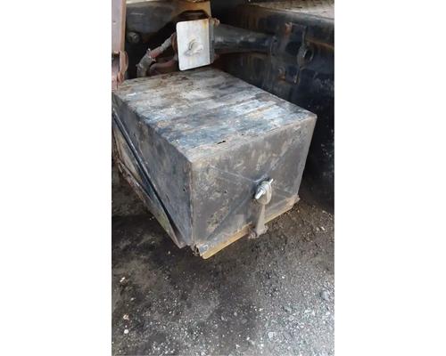 mack-rd685s-battery-box #1432751