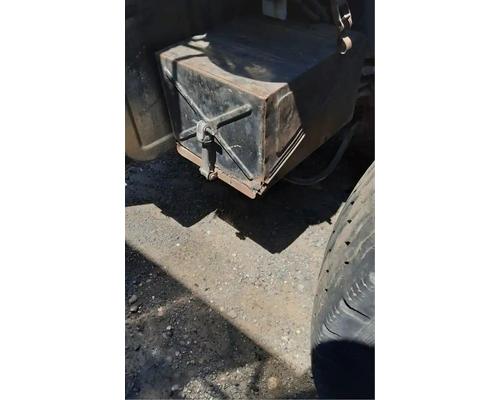 mack-rd685s-battery-box #1432752