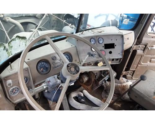 mack-rd685s-dash-assembly #1432782