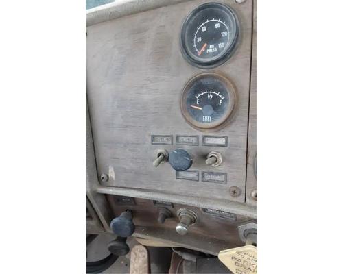  Mack RD685S Instrument Cluster #