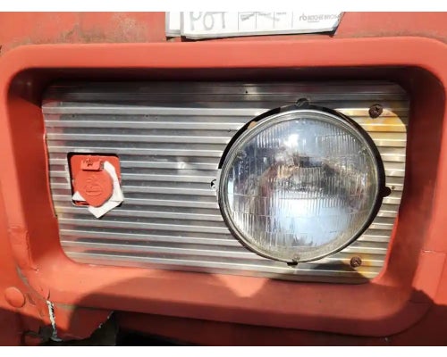 Mack RD686SX Headlamp Assembly # Mack RD686SX Headlamp Assembly #