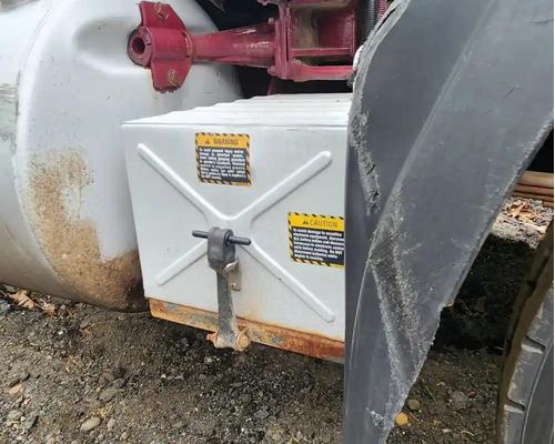  Mack RD688SX Battery Box #