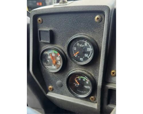  Mack RD688SX Instrument Cluster #