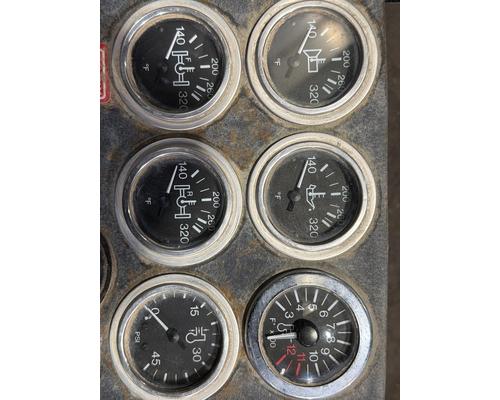 MACK RD688S Dash Panel