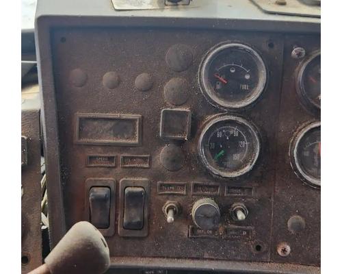 Mack RD688S Instrument Cluster # Mack RD688S Instrument Cluster #