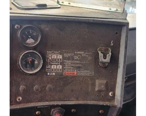  Mack RD688S Instrument Cluster #