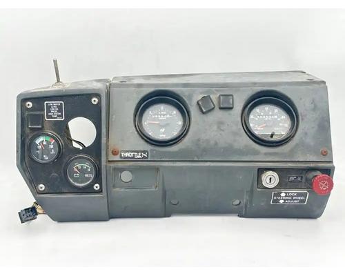  Mack RD688S Instrument Cluster #