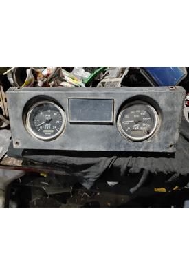 MACK RD688S Instrument Cluster