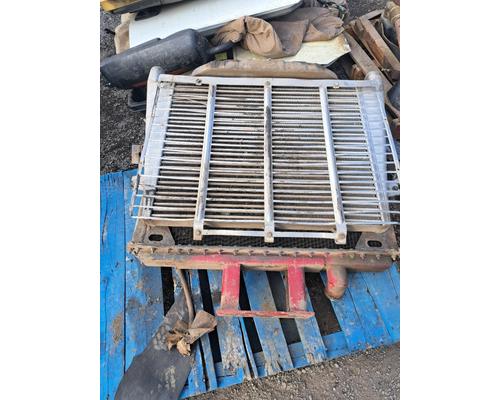 MACK RD688S Radiator