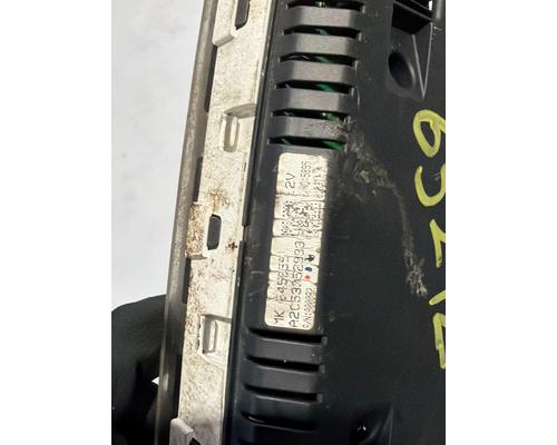 MITSUBISHI FUSO FE180 Instrument Cluster