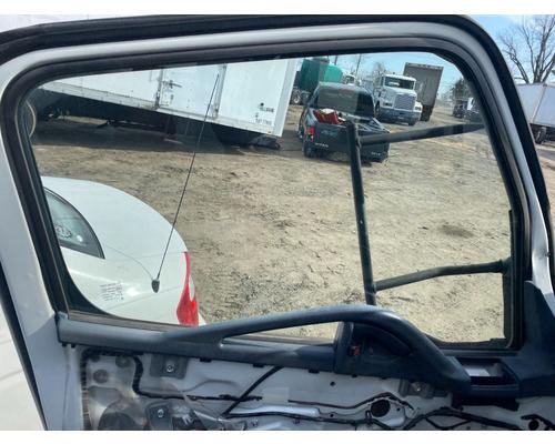  Mitsubishi FEC92S Windshield #