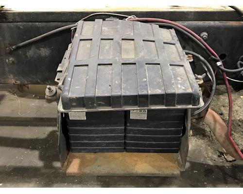  Mitsubishi FM61F Battery Box #