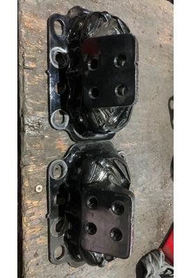 PACCAR MX13 Engine Mounts