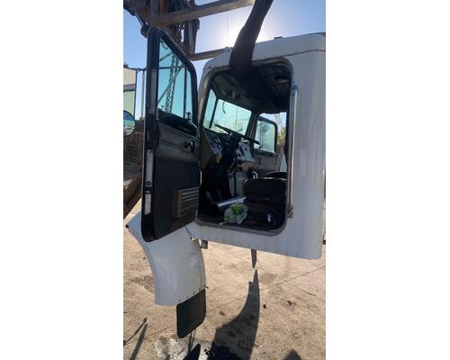PETERBILT 330 Cab