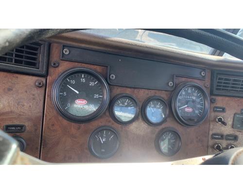 PETERBILT 330 Cab