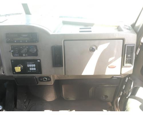 Peterbilt 330 Dash Assembly # Peterbilt 330 Dash Assembly #