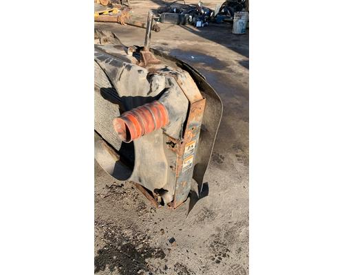 PETERBILT 330 Radiator