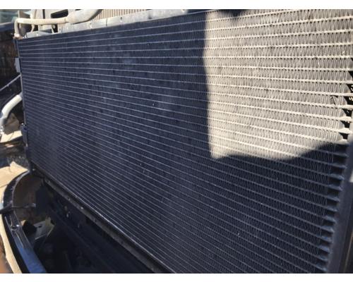 peterbilt-335-ac-condensor #1398819