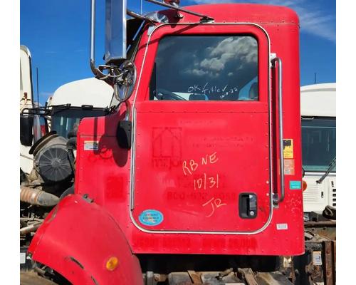 peterbilt-335-cab #1438546