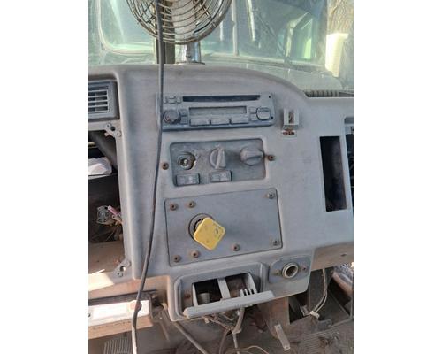 PETERBILT 335 Cab or Cab Mount