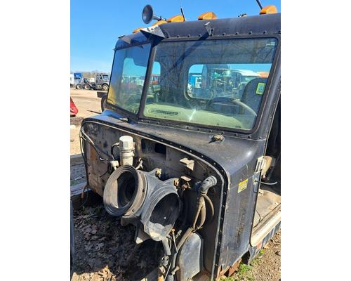 PETERBILT 335 Cab or Cab Mount