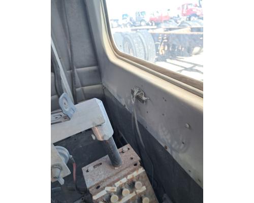 PETERBILT 335 Cab or Cab Mount