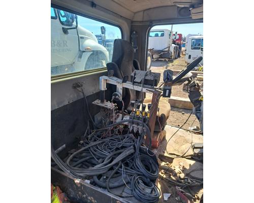 PETERBILT 335 Cab or Cab Mount