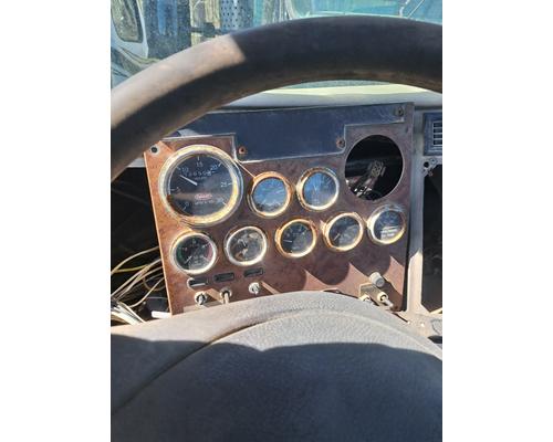 PETERBILT 335 Cab or Cab Mount