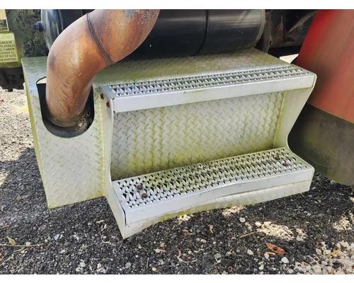  Peterbilt 335 DPF - Diesel Particulate Filter #