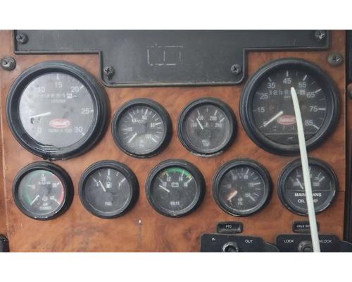  Peterbilt 340 Instrument Cluster #