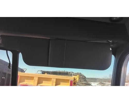 peterbilt-348-visor #1442129