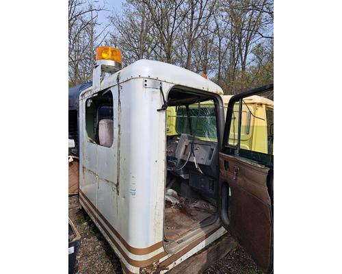 PETERBILT 375 Cab or Cab Mount