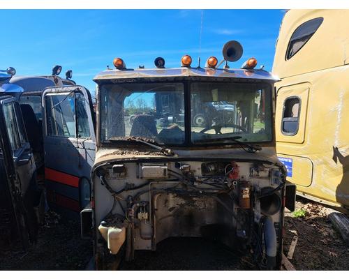 PETERBILT 377 Cab or Cab Mount