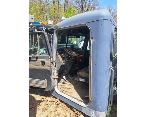 PETERBILT 377 Cab or Cab Mount