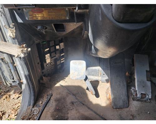 PETERBILT 377 Cab or Cab Mount