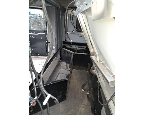 PETERBILT 377 Cab