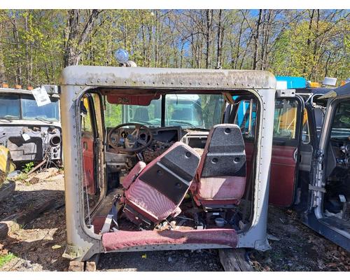 PETERBILT 377 Cab