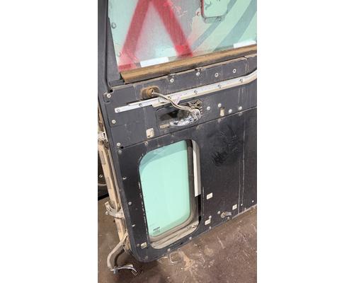PETERBILT 377 Door Assembly, Front