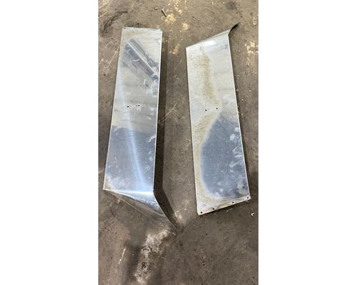 PETERBILT 377 Sun Visor (External)