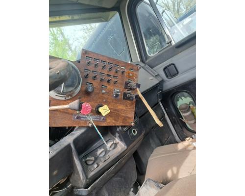 PETERBILT 378 Cab or Cab Mount