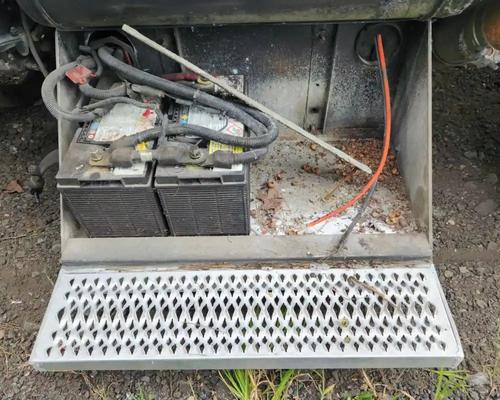 Peterbilt 379 Battery Box # Peterbilt 379 Battery Box #
