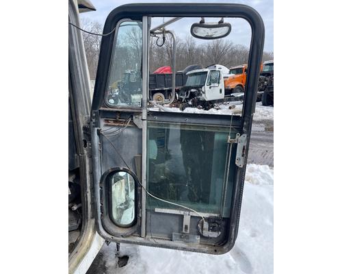 PETERBILT 379 Door Assembly, Front