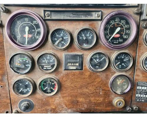  Peterbilt 379 Instrument Cluster #