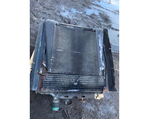 PETERBILT 379 Radiator