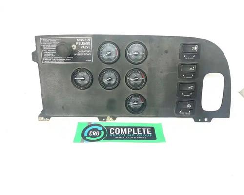  Peterbilt 384 Instrument Cluster #