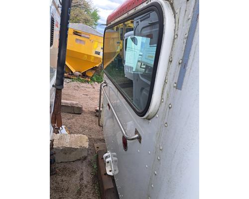 PETERBILT 386 Cab or Cab Mount